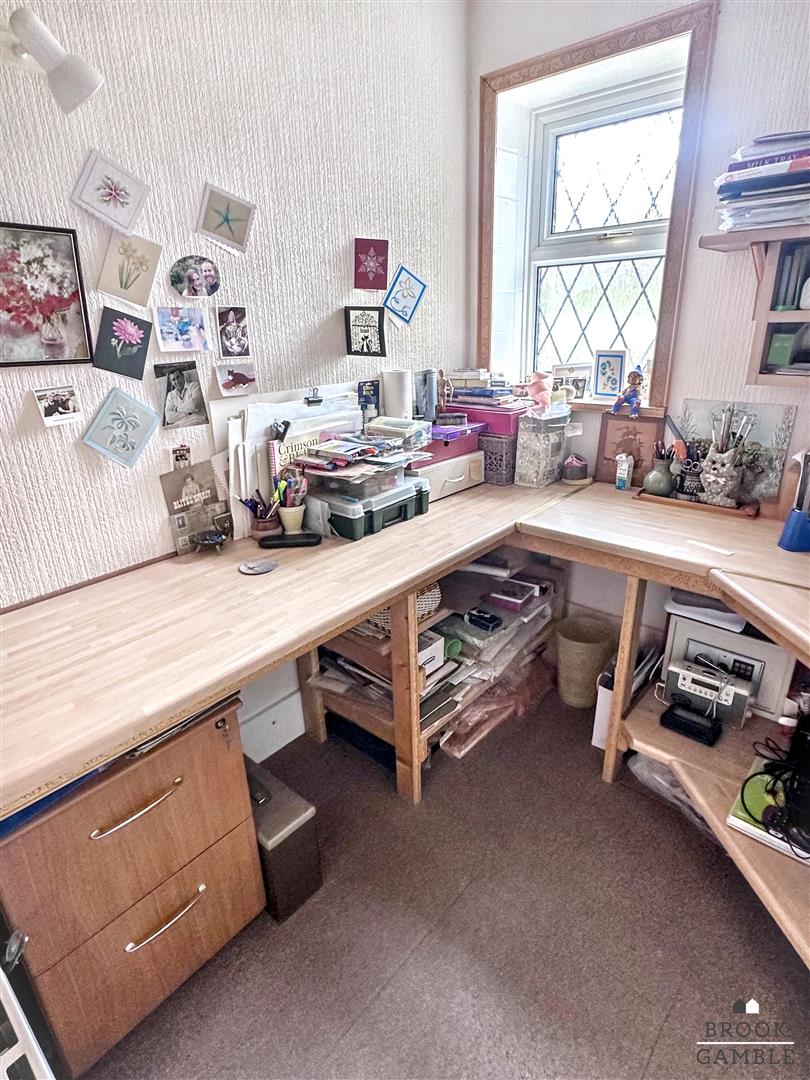 2 Bedroom House. Church Street in Eastbourne,  9